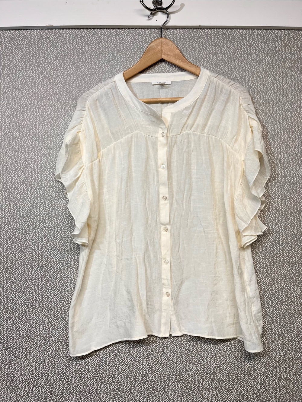 XL Maurice’s Women’s Cream Button-Front Ruffle Sleeve Blouse